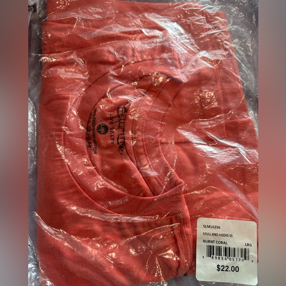 Men’s burnt coral Salt Life T-shirt, skull & hook decals. NWT, size large - Picture 5 of 8
